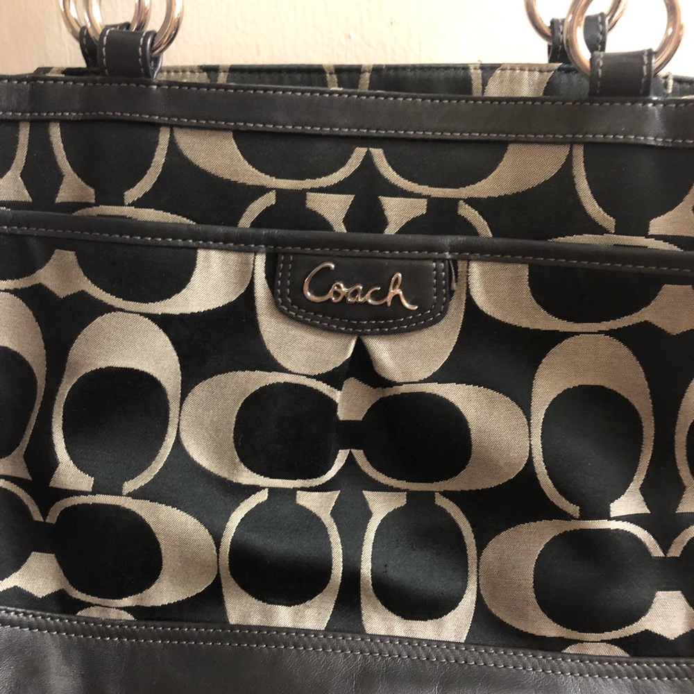 Authentic Coach tote black and white